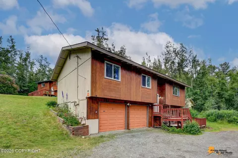 7585 E Rawhide Ln, Palmer, AK 99645