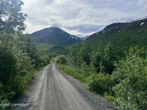 26989 N Willow Fishhook Rd, Willow, AK 99688 photo 3