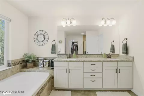 Bath - 17873 Yellowstone Dr, Eagle River, AK 99577 photo 4 of 4