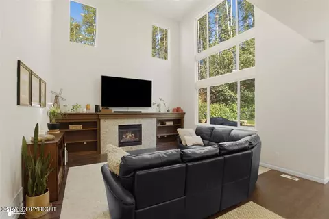 Living - 17873 Yellowstone Dr, Eagle River, AK 99577 photo 3 of 5