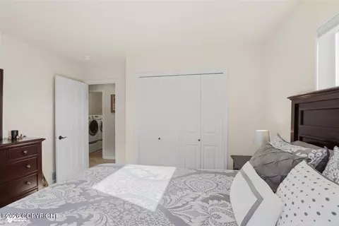 Bedroom - 17873 Yellowstone Dr, Eagle River, AK 99577 photo 3 of 10