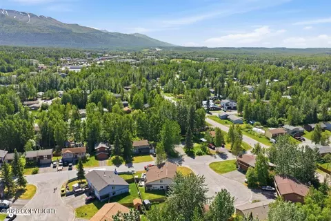 16826 Riddell St, Eagle River, AK 99577 photo 8