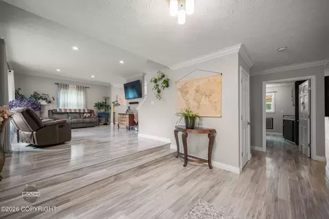 Entry Way - 11048 Buskin Cir, Eagle River, AK 99577 photo 7 of 11