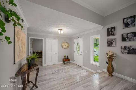 Entry Way - 11048 Buskin Cir, Eagle River, AK 99577 photo 8 of 11