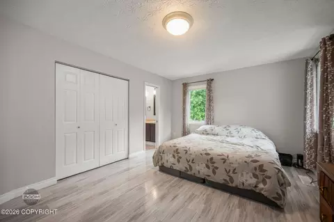 Bedroom - 11048 Buskin Cir, Eagle River, AK 99577 photo 4 of 6
