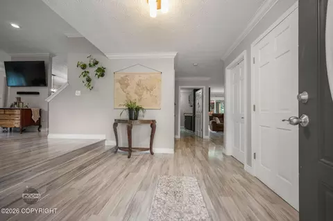Entry Way - 11048 Buskin Cir, Eagle River, AK 99577 photo 6 of 11