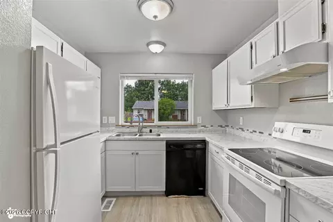 Kitchen - 1839 Bellevue Loop, Anchorage, AK 99515 photo 1 of 4