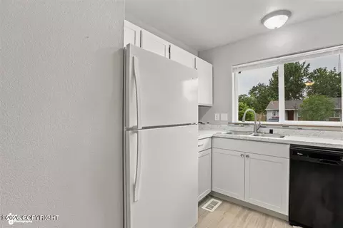 Kitchen - 1839 Bellevue Loop, Anchorage, AK 99515 photo 4 of 4