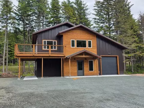 660 Allie Rd, Haines, AK 99827