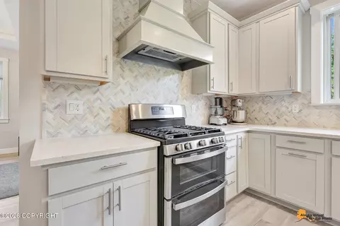 Kitchen - 8787 E Windy Woods Loop, Palmer, AK 99645 photo 4 of 7