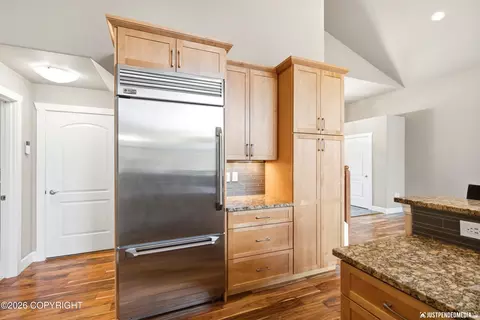 Kitchen - 18117 Muldrow St, Eagle River, AK 99577 photo 4 of 6