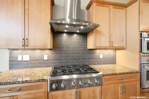Kitchen - 18117 Muldrow St, Eagle River, AK 99577 photo 3 of 6