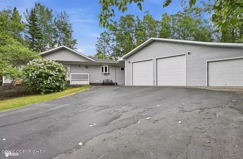 8880 E Lexington St, Palmer, AK 99645
