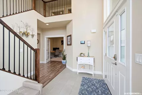 Entry Way - 2909 Morgan Loop, Anchorage, AK 99516 photo 4 of 10