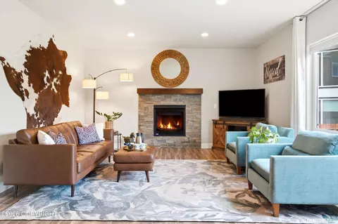 Living - 2909 Morgan Loop, Anchorage, AK 99516 photo 3 of 3