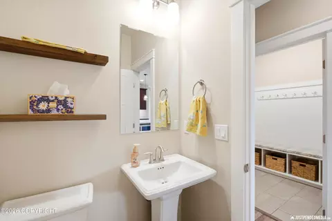 Entry Way - 2909 Morgan Loop, Anchorage, AK 99516 photo 6 of 10