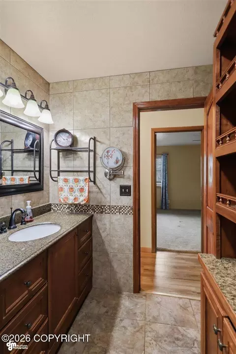Bath - 12457 Crested Butte Dr, Eagle River, AK 99577 photo 2 of 4