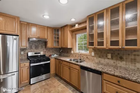 Kitchen - 12457 Crested Butte Dr, Eagle River, AK 99577 photo 3 of 3