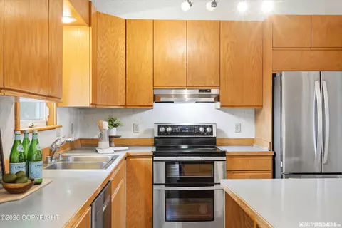 Kitchen - 3106 Wiley Post Ave, Anchorage, AK 99517 photo 2 of 5