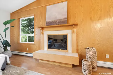 Living - 3106 Wiley Post Ave, Anchorage, AK 99517 photo 4 of 5