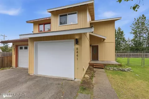 8441 Ragged Top Cir, Anchorage, AK 99504