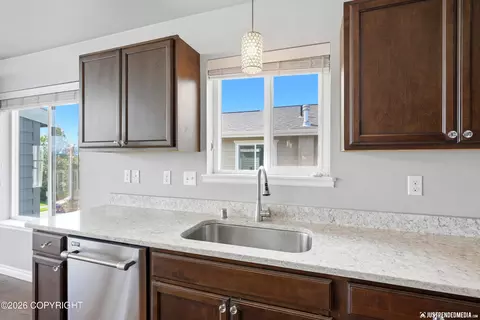 Kitchen - 1201 Northpointe Bluff Dr, Anchorage, AK 99501 photo 4 of 4
