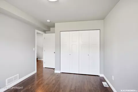Bedroom - 1201 Northpointe Bluff Dr, Anchorage, AK 99501 photo 1 of 3