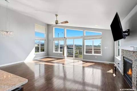 Living - 1201 Northpointe Bluff Dr, Anchorage, AK 99501 photo 5 of 7