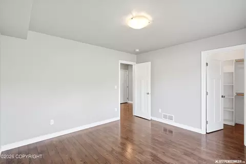 Bedroom - 1201 Northpointe Bluff Dr, Anchorage, AK 99501 photo 3 of 3