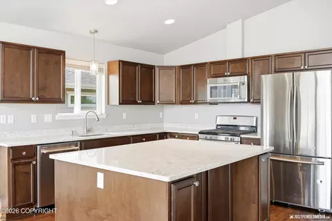 Kitchen - 1201 Northpointe Bluff Dr, Anchorage, AK 99501 photo 2 of 4