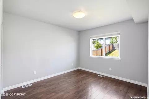 Bedroom - 1201 Northpointe Bluff Dr, Anchorage, AK 99501 photo 2 of 3