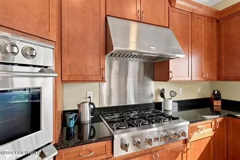 Kitchen - 11330 Steeple Dr, Eagle River, AK 99577 photo 4 of 6