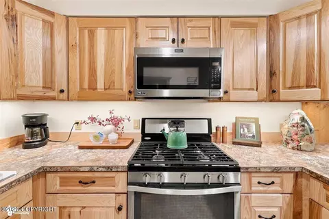Kitchen - 38215 Robinson Loop Rd, Sterling, AK 99672 photo 5 of 8