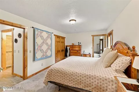 Bedroom - 38215 Robinson Loop Rd, Sterling, AK 99672 photo 2 of 8