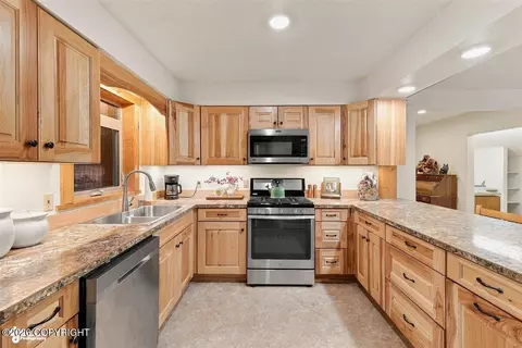 Kitchen - 38215 Robinson Loop Rd, Sterling, AK 99672 photo 4 of 8