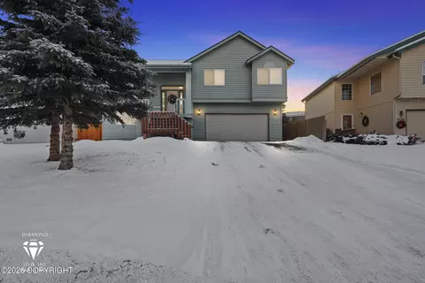 2708 Snug Harbor Cir, Anchorage, AK 99507
