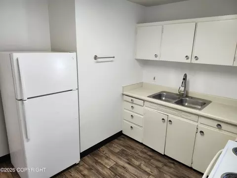 Kitchen - 3925 E 9th Ave, Anchorage, AK 99508 photo 2 of 6