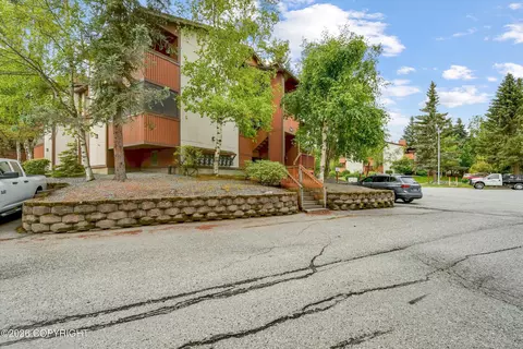 7381 Huntsmen Cir # 15E, Anchorage, AK 99518