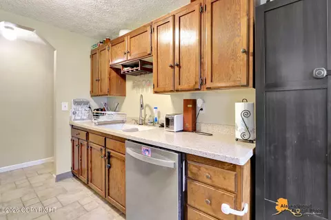 Kitchen - 16306 Killington Ct, Eagle River, AK 99577 photo 3 of 4
