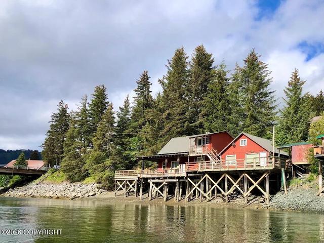 230 Kachemak St, Seldovia, AK 99663