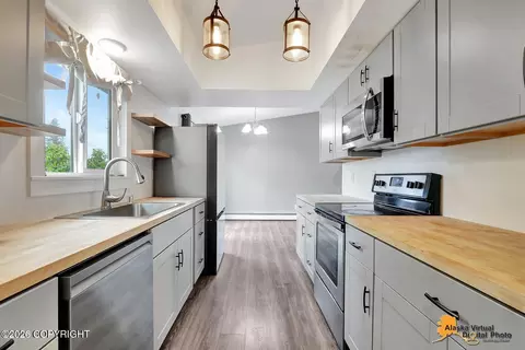 Kitchen - 17824 Kantishna Dr, Eagle River, AK 99577 photo 4 of 4