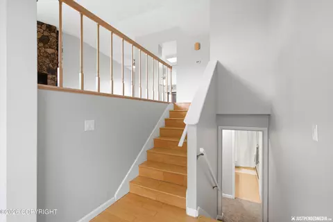 Entry Way - 1935 Orca Pl, Anchorage, AK 99501 photo 4 of 8