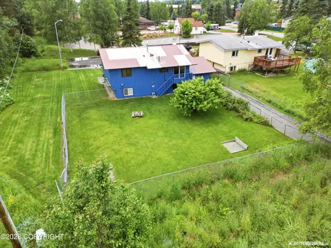 View/Area - 1935 Orca Pl, Anchorage, AK 99501 photo 2 of 9
