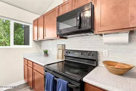Kitchen - 3151 Draco Dr, Anchorage, AK 99502 photo 3 of 5