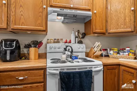 18850 S Kanaga Loop, Eagle River, AK 99577 photo 16
