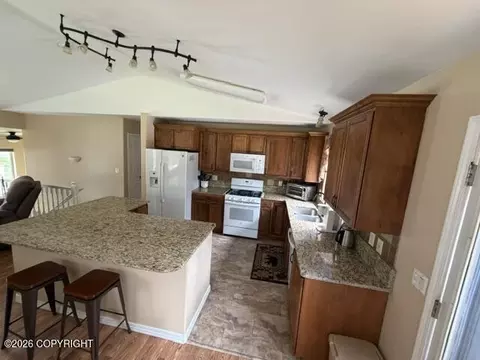 Kitchen - 17517 N Juanita Loop, Eagle River, AK 99577 photo 2 of 2