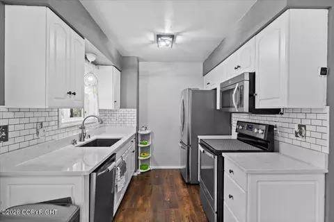 Kitchen - 16038 Mammoth Cir, Eagle River, AK 99577 photo 1 of 3