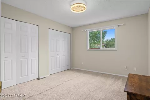 Bedroom - 16038 Mammoth Cir, Eagle River, AK 99577 photo 6 of 6