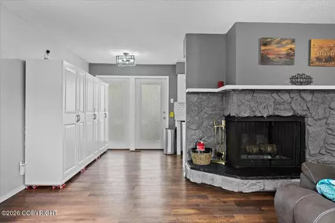 Entry Way - 16038 Mammoth Cir, Eagle River, AK 99577 photo 3 of 4