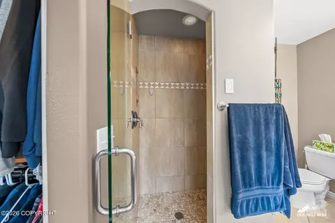 Bath - 2233 E Klatt Rd, Anchorage, AK 99516 photo 5 of 7